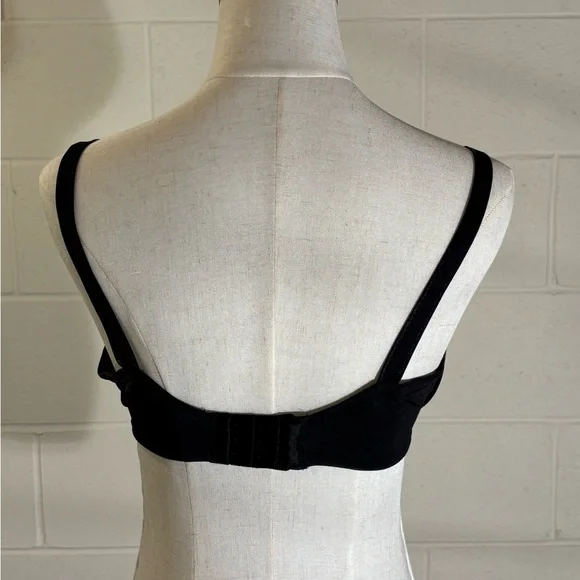 Warner's Classic Black Bra - Picture 3 of 5